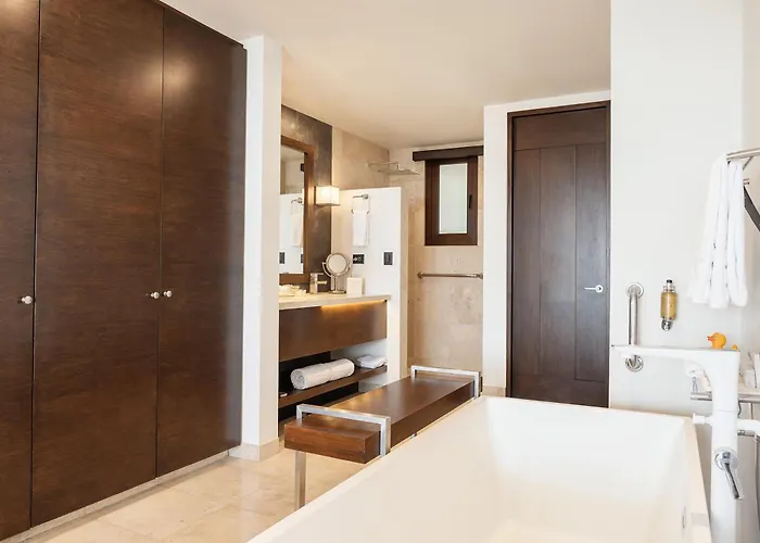 Live Aqua Private Residences Cabos
